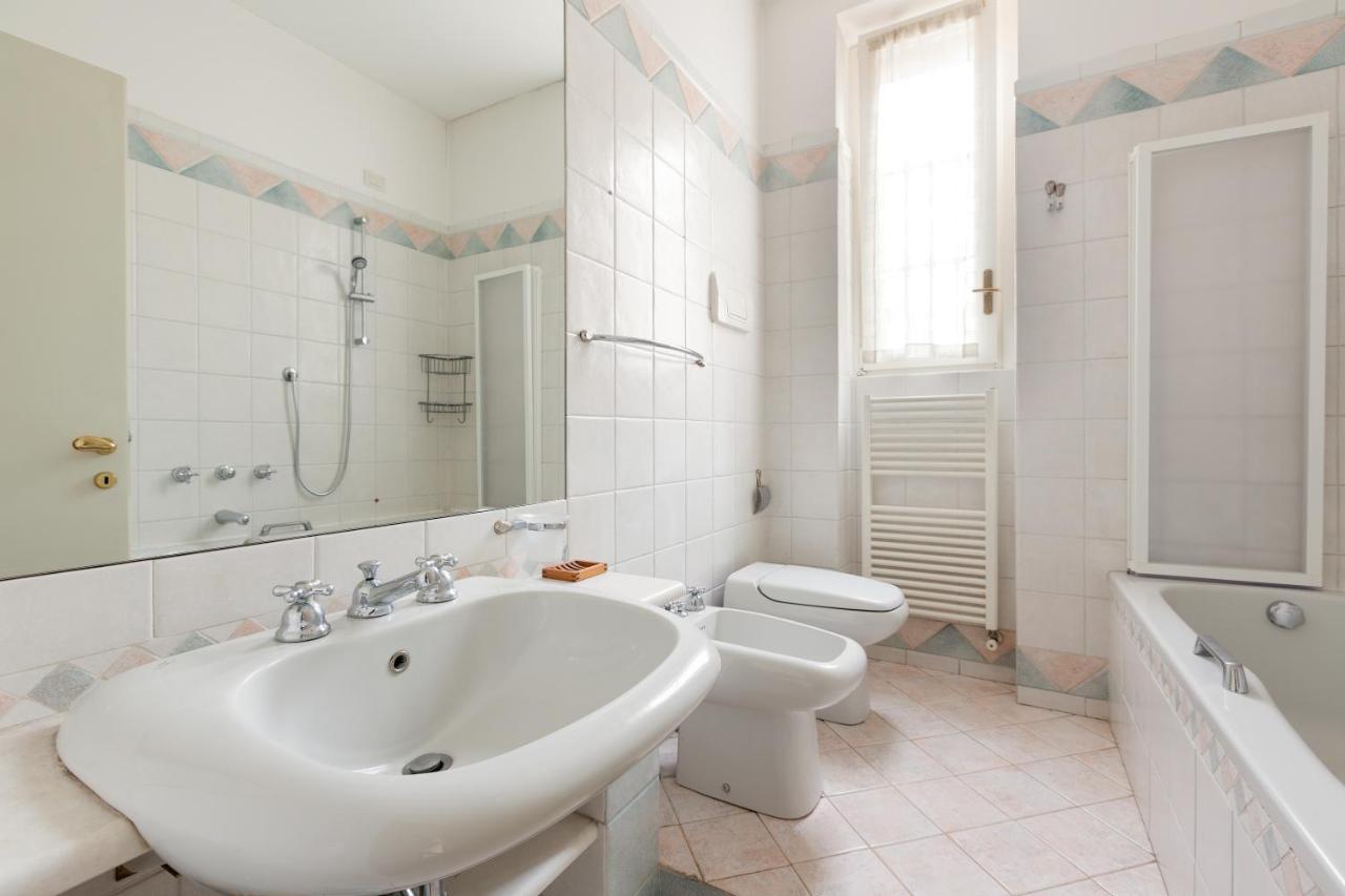 Cozy Apt With Balcony - Porta Romana District Milano Dış mekan fotoğraf
