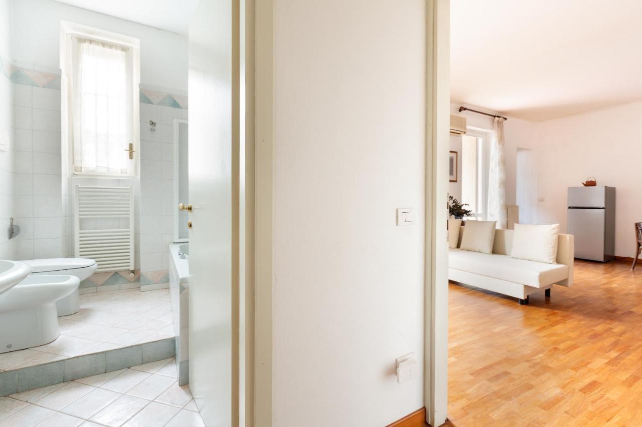 Cozy Apt With Balcony - Porta Romana District Milano Dış mekan fotoğraf
